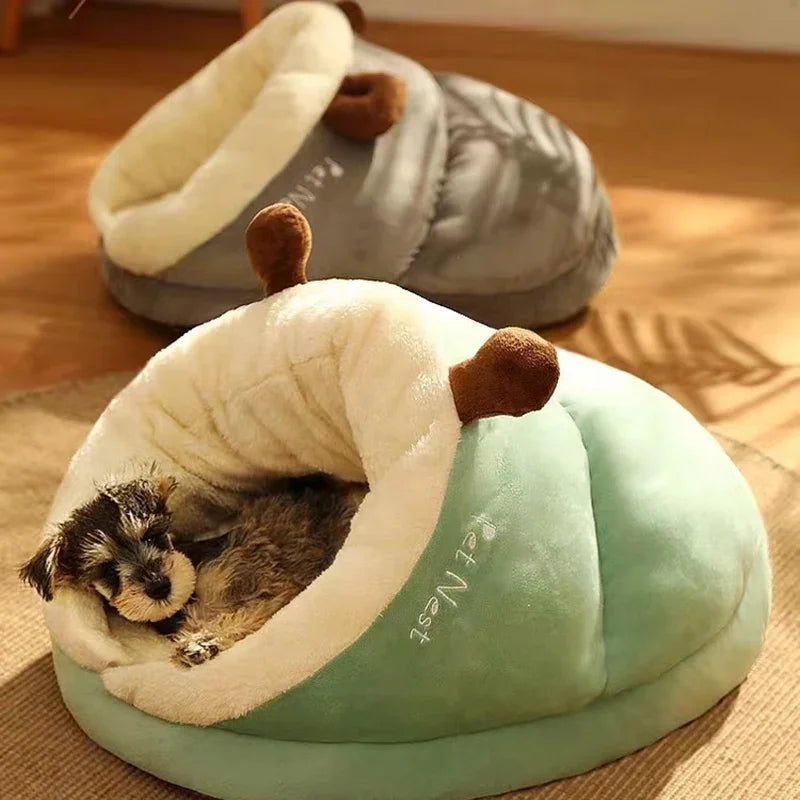 Bed fluffy slippers