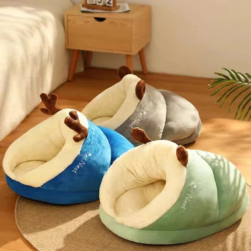 Bed fluffy slippers